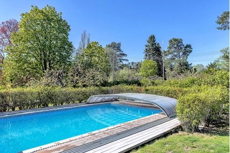 Pool och gra?smatta