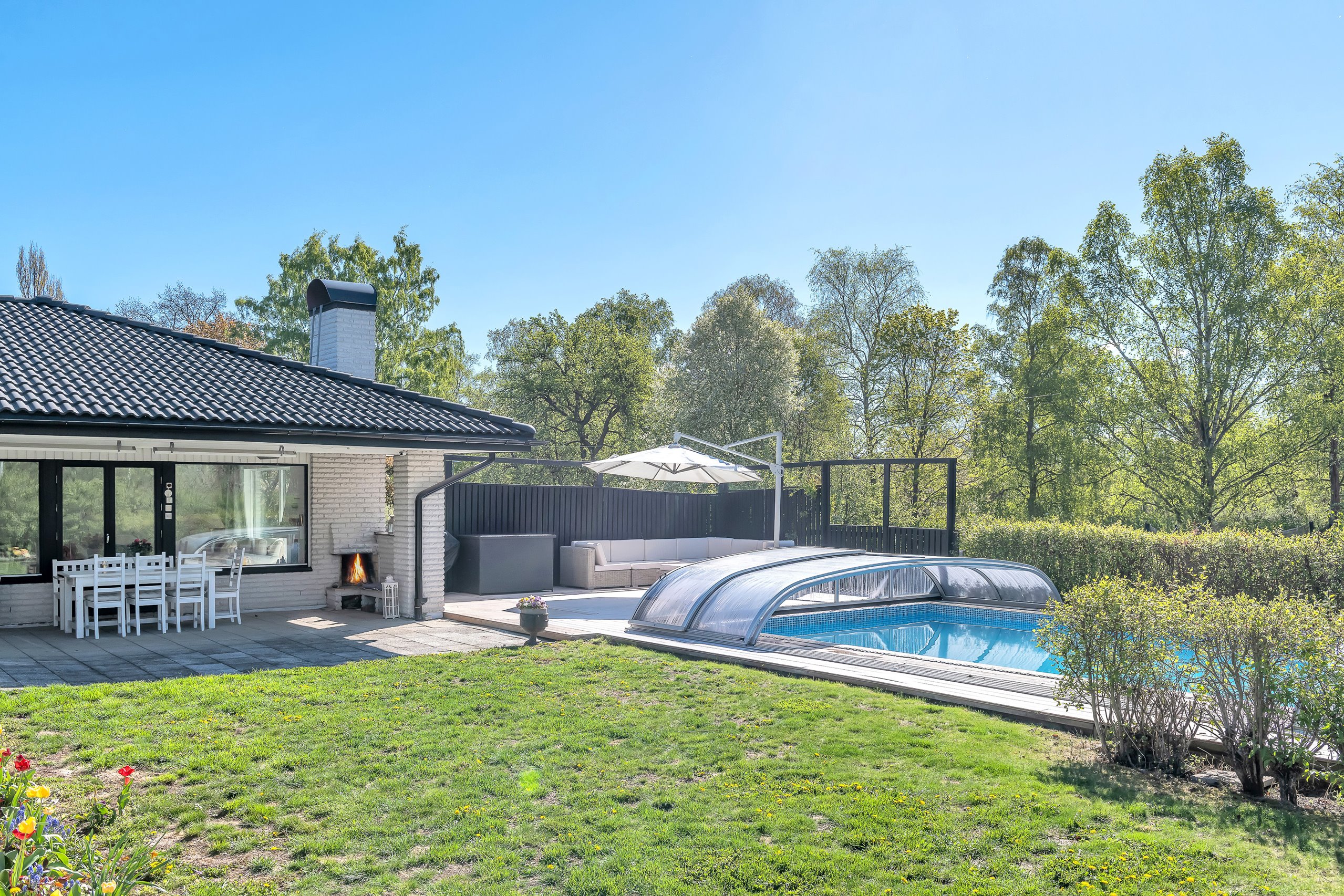Uteplats pool hus