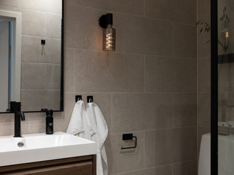 8CE2ECFF3AB14AD4AD05103A99D723F9